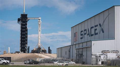 SpaceX delays launch of daring Polaris Dawn excursion into .